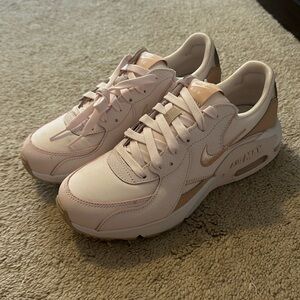 Light pink Nike air max shoes